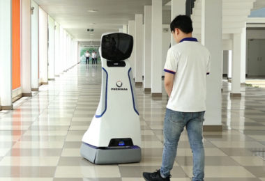 [Phenikaa-X] Robot trợ lý tự hành biết bày tỏ cảm xúc