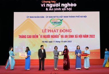 Tập đoàn Phenikaa ủng hộ 3 tỉ đồng cho Quỹ “Vì người nghèo” Thành phố Hà Nội