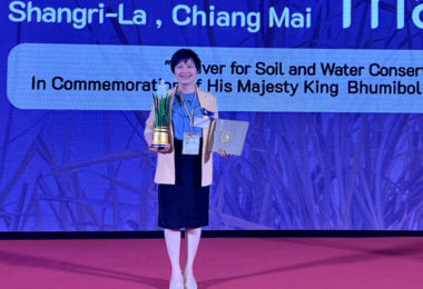 Nhà khoa học Việt nhận giải thưởng của Vua Thái Lan