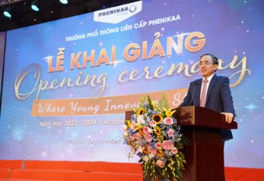 PGS.TS Hồ Xuân Năng -Chủ tịch TĐ Phenikaa phát biểu trong Lễ Khai giảng Phenikaa School năm học 2023