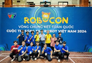 Sinh viên Phenikaa tham gia thử thách tại Cuộc thi Sáng tạo Robot Việt Nam 2024