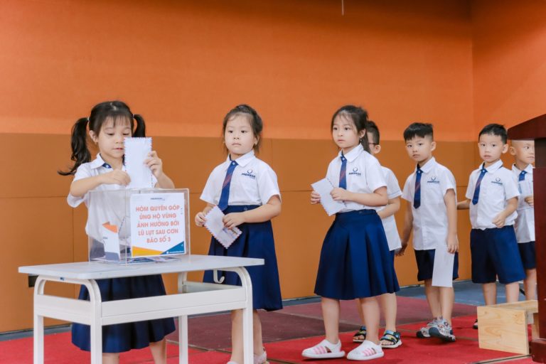 TỰ HÀO VĂN HÓA PHENIKAA: THẦY TRÒ PHENIKAA SCHOOL CHUNG TAY QUYÊN GÓP ỦNG HỘ ĐỒNG BÀO LŨ LỤT SAU CƠN BÃO SỐ 3