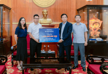 HƯỚNG VỀ ĐỒNG BÀO VÙNG LŨ, TẬP ĐOÀN PHENIKAA ỦNG HỘ 1 TỈ ĐỒNG HỖ TRỢ KHẮC PHỤC HẬU QUẢ DO MƯA BÃO GÂY RA