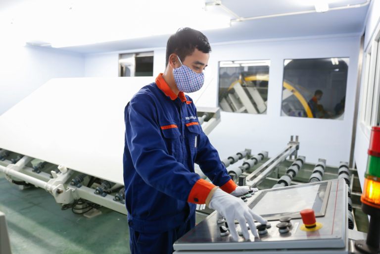 NHÀ MÁY PHENIKAA – HIỆN THỰC HÓA TRIẾT LÝ “TẦM NHÌN XANH – TÂM PHỤNG SỰ – NHÂN HẠNH PHÚC” TRONG QUẢN TRỊ NĂNG LƯỢNG